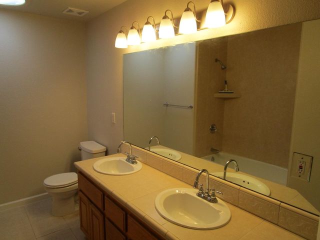 1721 Monte Vista Drive, Hollister, CA 95023