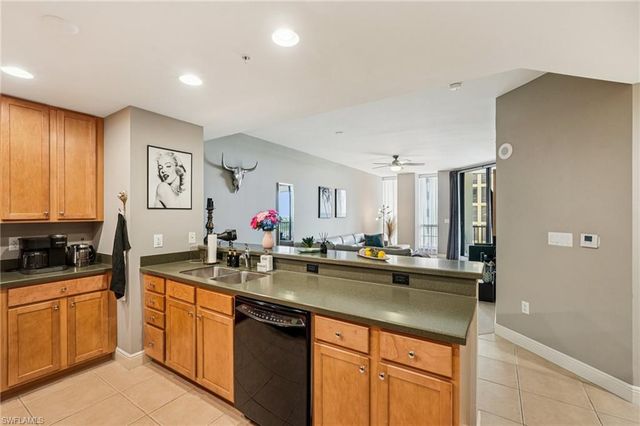 5781 Cape Harbour DR 903, Cape Coral, FL 33914