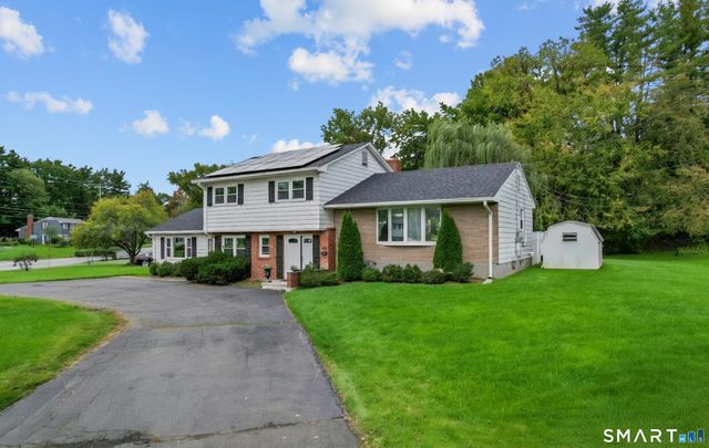 88 Wintonbury Avenue, Bloomfield, CT 06002