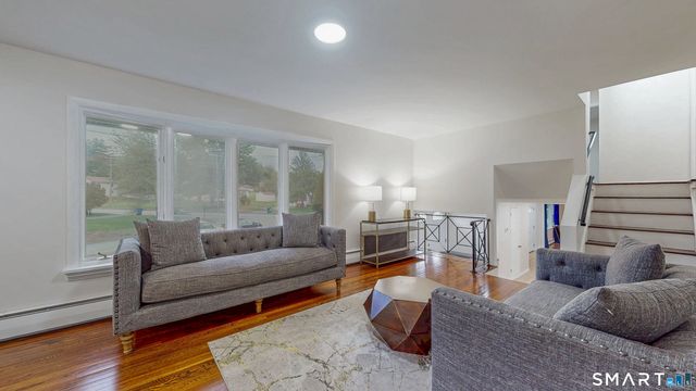 88 Wintonbury Avenue, Bloomfield, CT 06002