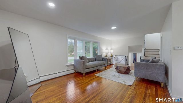88 Wintonbury Avenue, Bloomfield, CT 06002