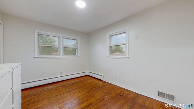 88 Wintonbury Avenue, Bloomfield, CT 06002