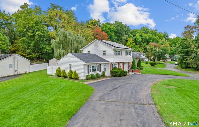 88 Wintonbury Avenue, Bloomfield, CT 06002
