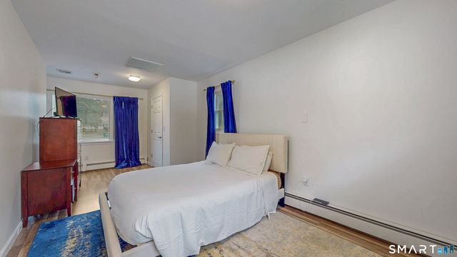 88 Wintonbury Avenue, Bloomfield, CT 06002