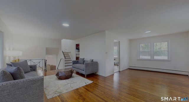 88 Wintonbury Avenue, Bloomfield, CT 06002