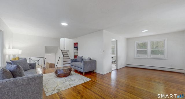 88 Wintonbury Avenue, Bloomfield, CT 06002