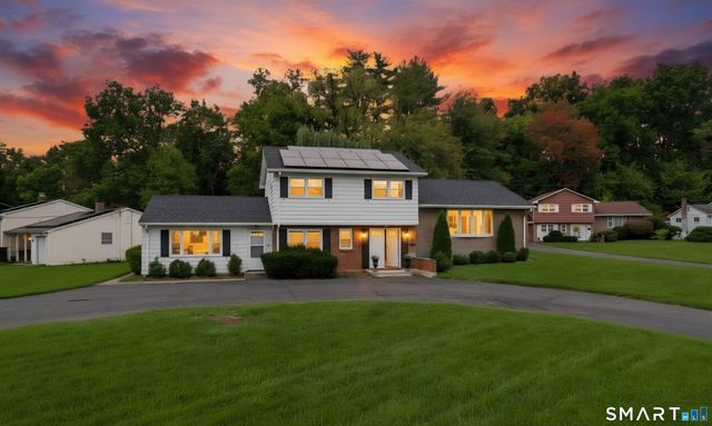 88 Wintonbury Avenue, Bloomfield, CT 06002