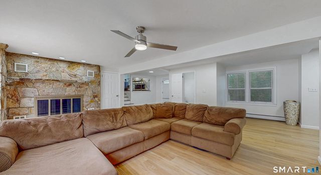 88 Wintonbury Avenue, Bloomfield, CT 06002