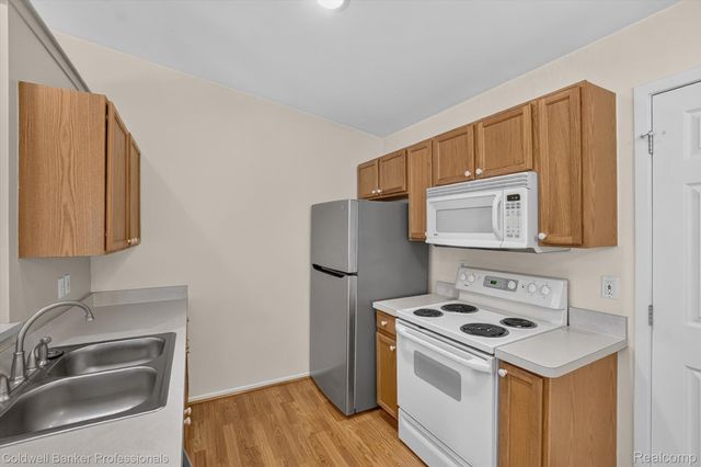 9533 Overlook Court, Mundy Township, MI 48439
