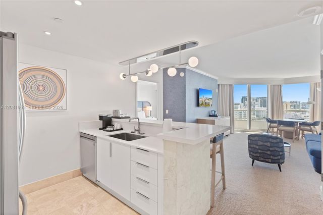4401 COLLINS AV 1206, Miami Beach, FL 33140