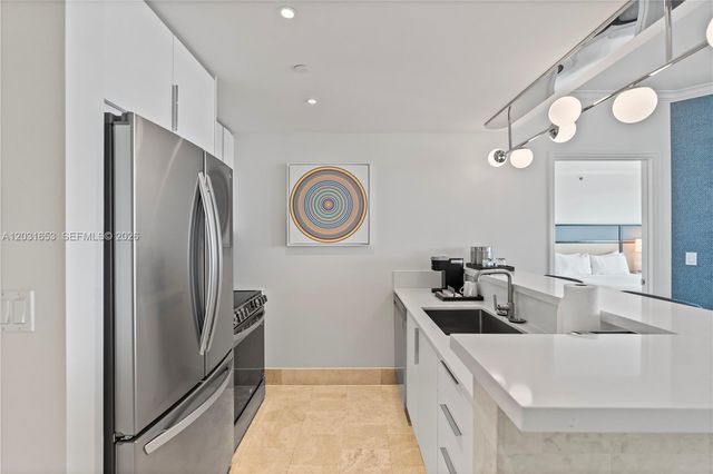 4401 COLLINS AV 1206, Miami Beach, FL 33140