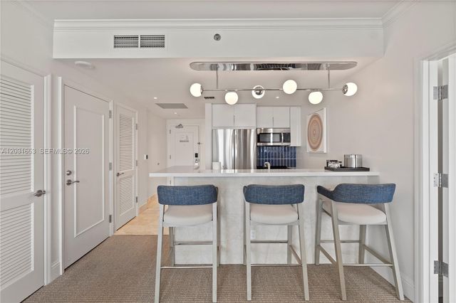 4401 COLLINS AV 1206, Miami Beach, FL 33140