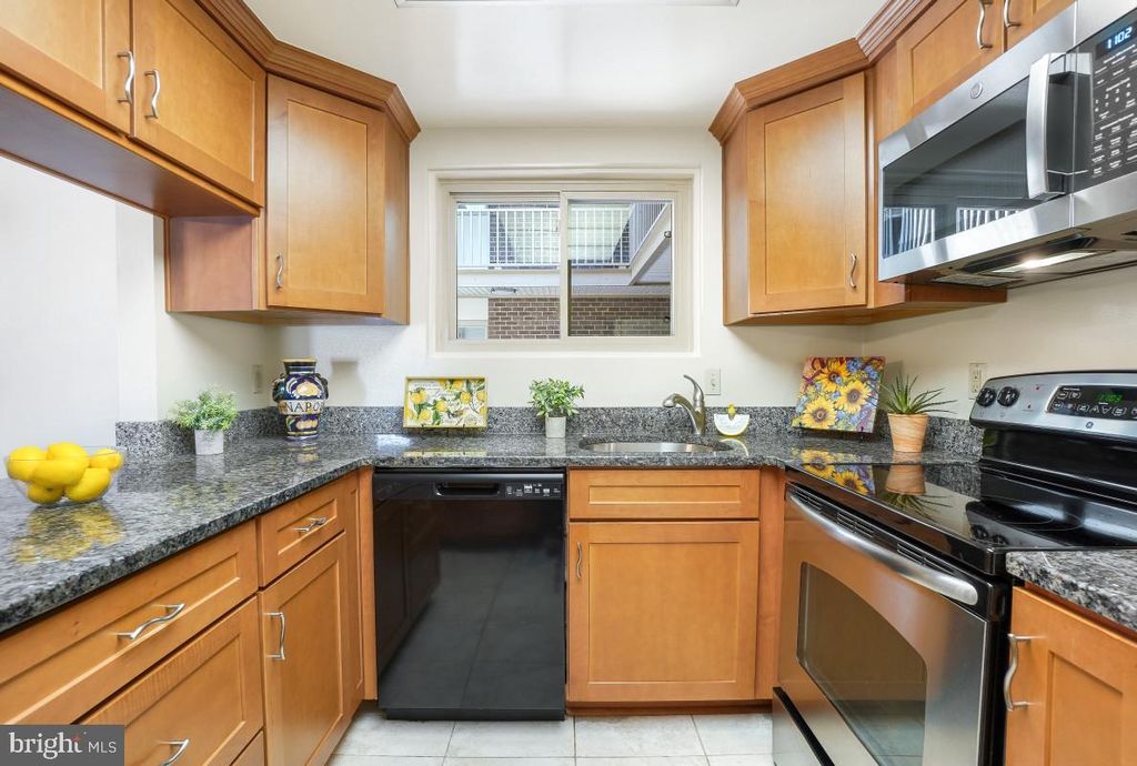 Image 1 of property listing at 3346 CHISWICK CT #58-1B, Silver Spring, MD 20906