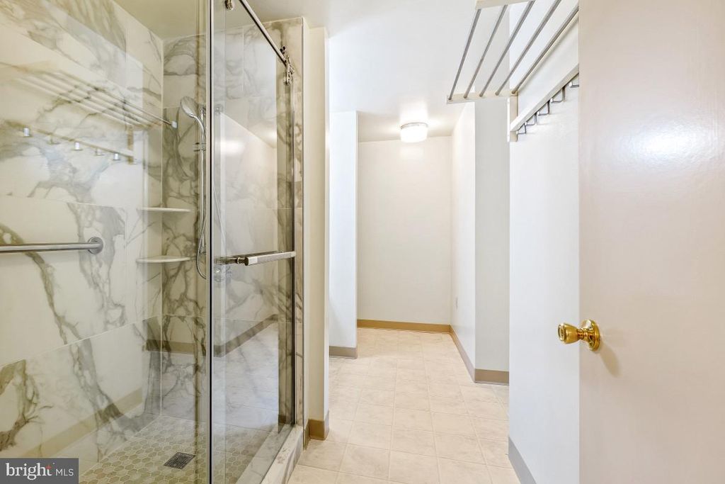 Image 10 of property listing at 3346 CHISWICK CT #58-1B, Silver Spring, MD 20906