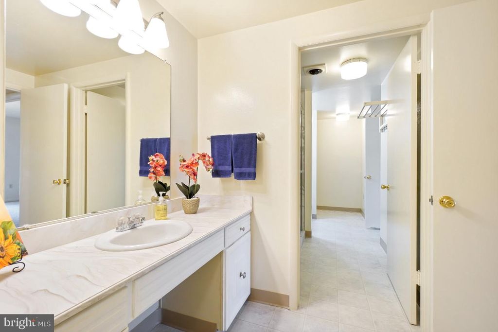 Image 11 of property listing at 3346 CHISWICK CT #58-1B, Silver Spring, MD 20906