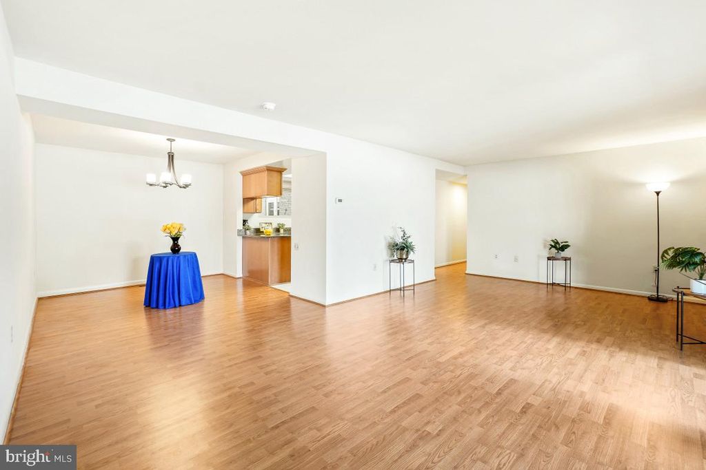 Image 22 of property listing at 3346 CHISWICK CT #58-1B, Silver Spring, MD 20906