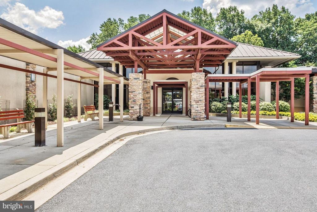Image 38 of property listing at 3346 CHISWICK CT #58-1B, Silver Spring, MD 20906