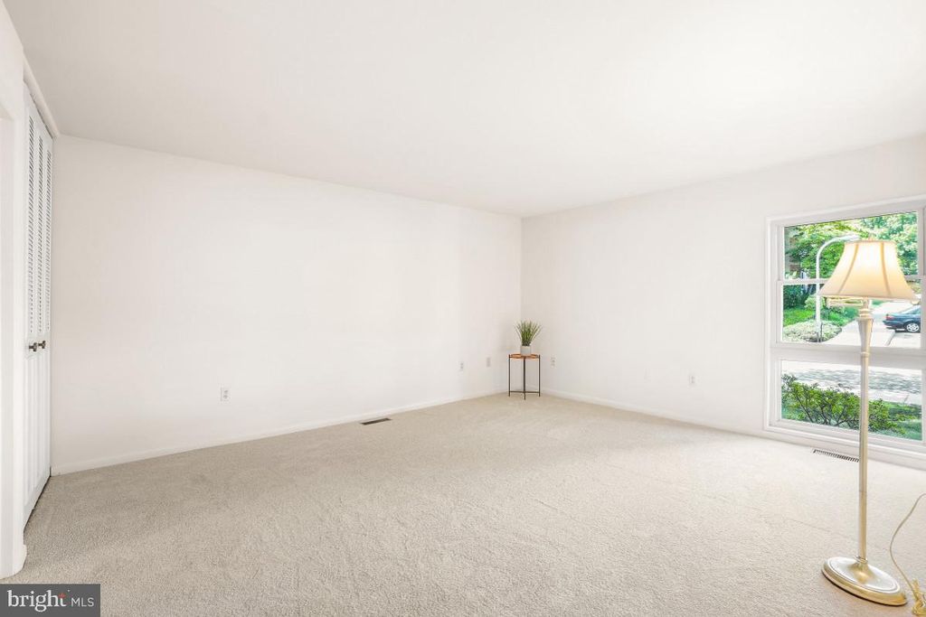 Image 6 of property listing at 3346 CHISWICK CT #58-1B, Silver Spring, MD 20906