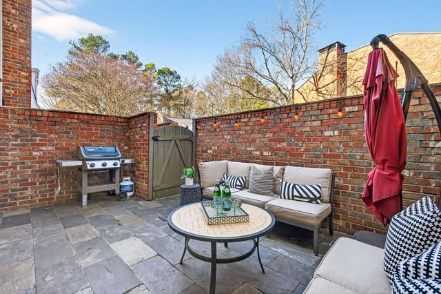 14 Bassett Hall Place NW 14, Atlanta, GA 30318