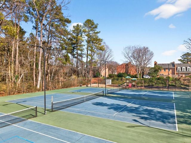 14 Bassett Hall Place NW 14, Atlanta, GA 30318
