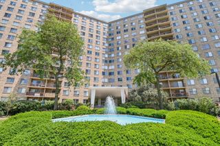 6833 N Kedzie Avenue 406, Chicago, IL 60645