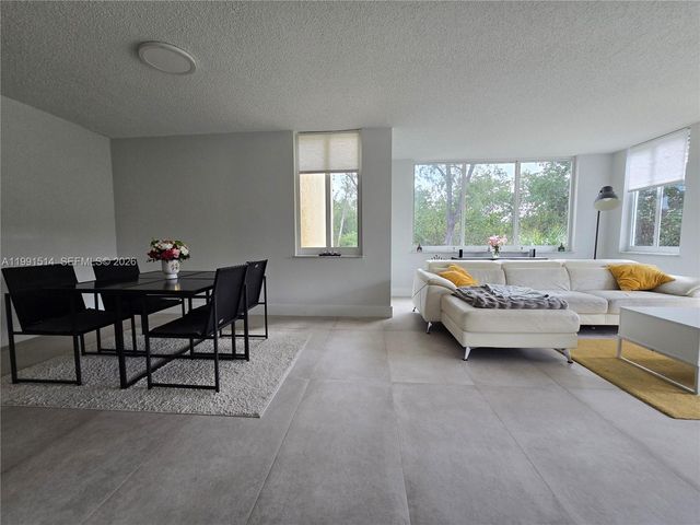 17890 W Dixie Hwy 307 307, North Miami Beach, FL 33160