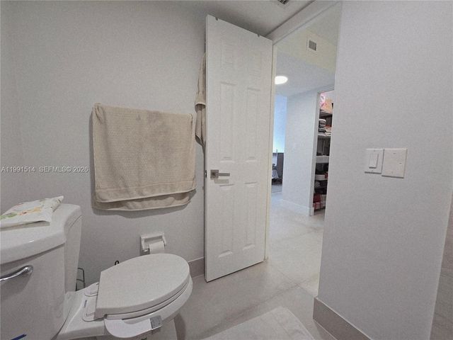 17890 W Dixie Hwy 307 307, North Miami Beach, FL 33160