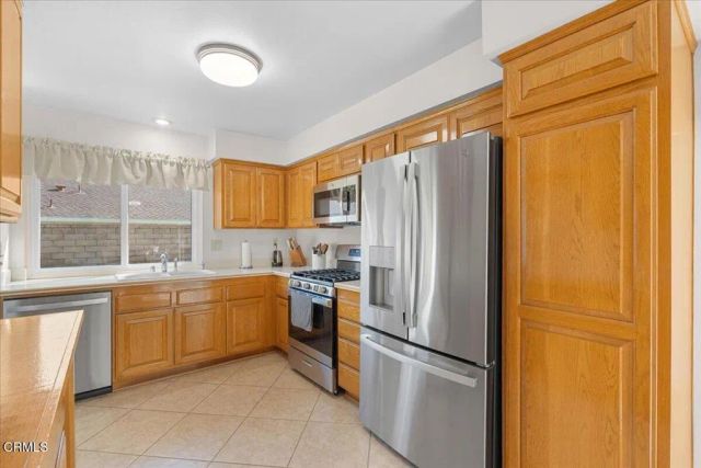 25530 Meadow Mont Street, Valencia, CA 91355