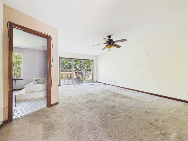 284 Lorraine Circle, Bloomingdale, IL 60108