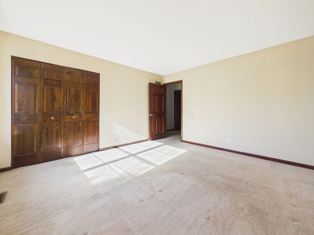 284 Lorraine Circle, Bloomingdale, IL 60108