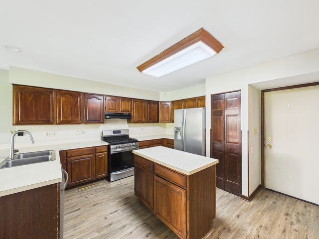 284 Lorraine Circle, Bloomingdale, IL 60108