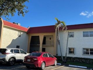 190 Lake Dora Drive 190, West Palm Beach, FL 33411