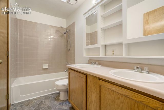 7672 Montarbor Drive, Colorado Springs, CO 80918