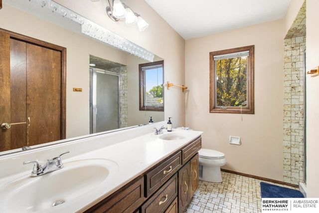 11373 Mason Street, Omaha, NE 68154