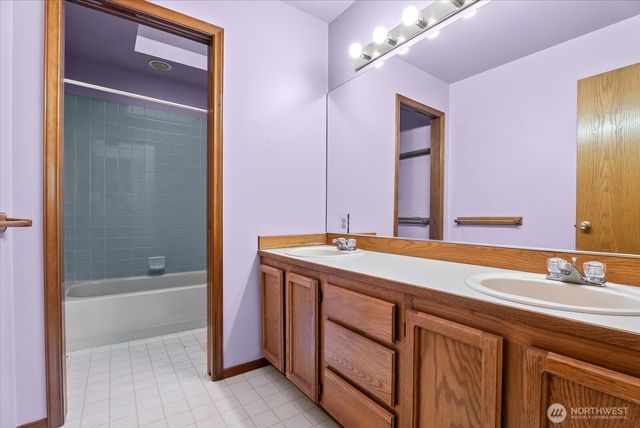 8561 135th Avenue SE, Newcastle, WA 98059