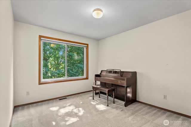 8561 135th Avenue SE, Newcastle, WA 98059