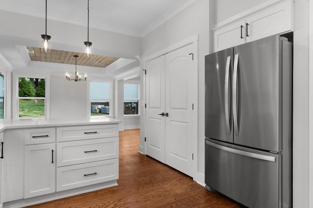 3619 Gentry Station Drive, Signal Mountain, TN 37377