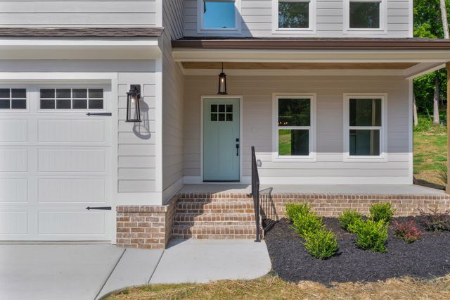 3619 Gentry Station Drive, Signal Mountain, TN 37377