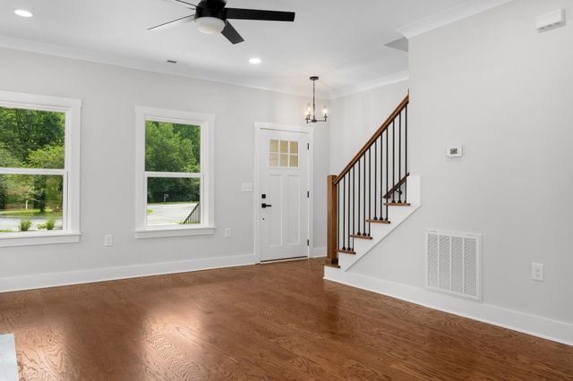3619 Gentry Station Drive, Signal Mountain, TN 37377