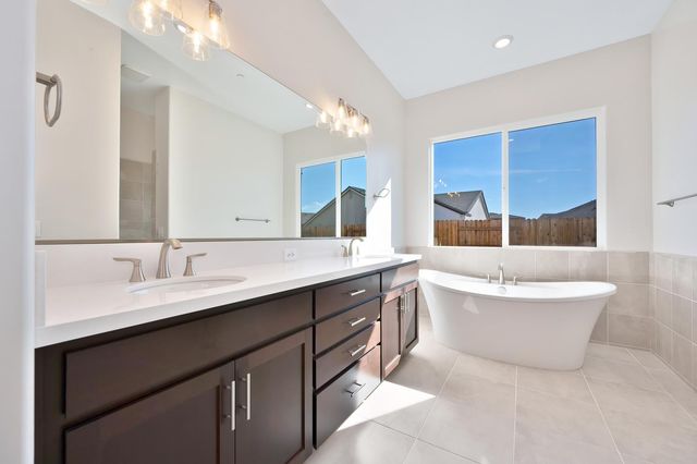 1337 Bear Creek Dr, Rocklin, CA 95765