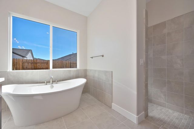 1337 Bear Creek Dr, Rocklin, CA 95765