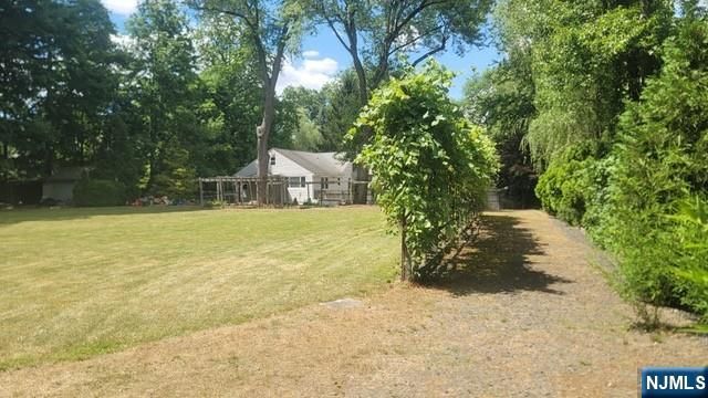 93 Old Tappan Road, Old Tappan, NJ 07675