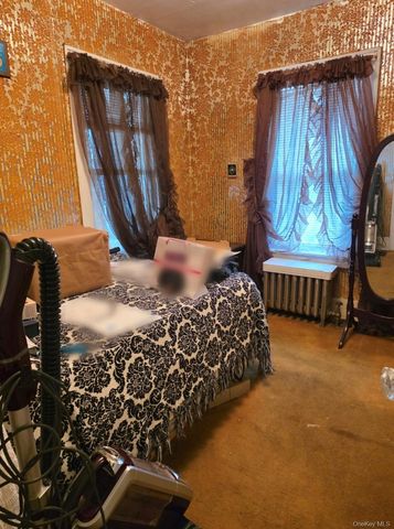 13767 Bedell Street, Springfield Gardens, NY 11413