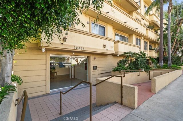 10824 Bloomfield 108, North Hollywood, CA 91602