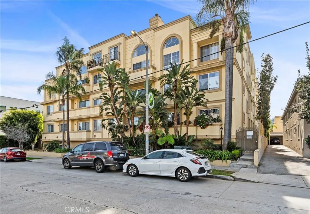 10824 Bloomfield 108, North Hollywood, CA 91602