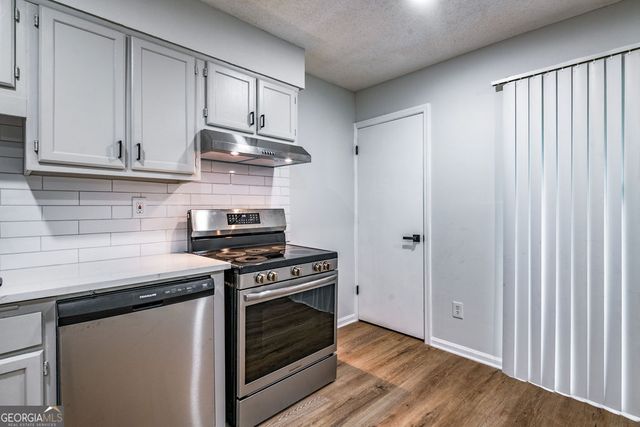 106 Summerwood Drive, Fairburn, GA 30213