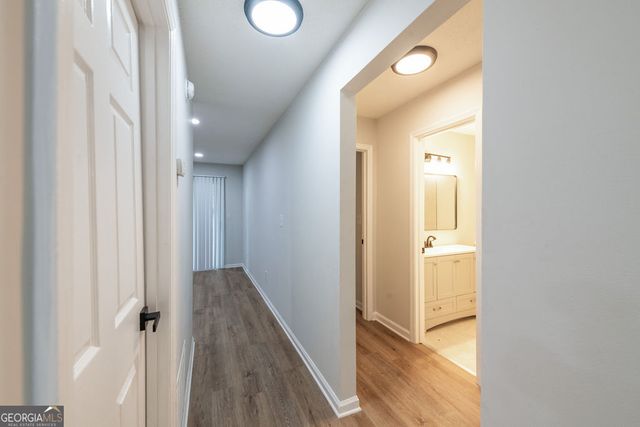 106 Summerwood Drive, Fairburn, GA 30213