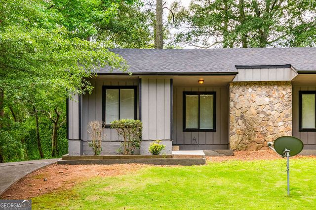 106 Summerwood Drive, Fairburn, GA 30213