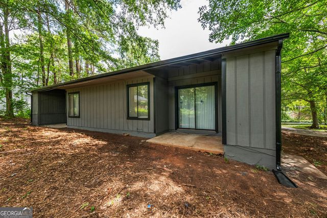 106 Summerwood Drive, Fairburn, GA 30213