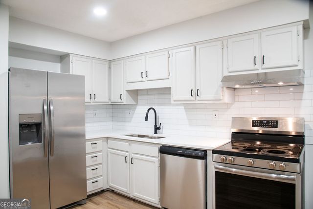 106 Summerwood Drive, Fairburn, GA 30213
